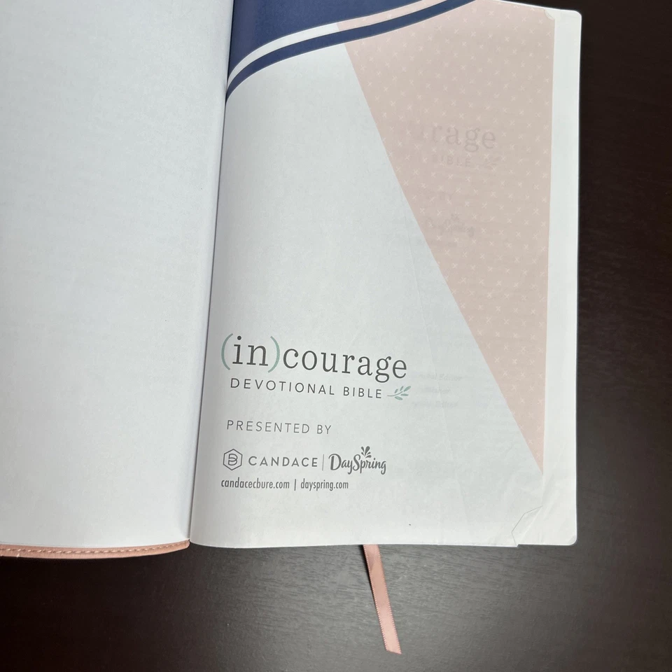 Candace Cameron Bure (In) Courage Devotional Bible Blue/Pink LeatherTouch - Image 4 of 4