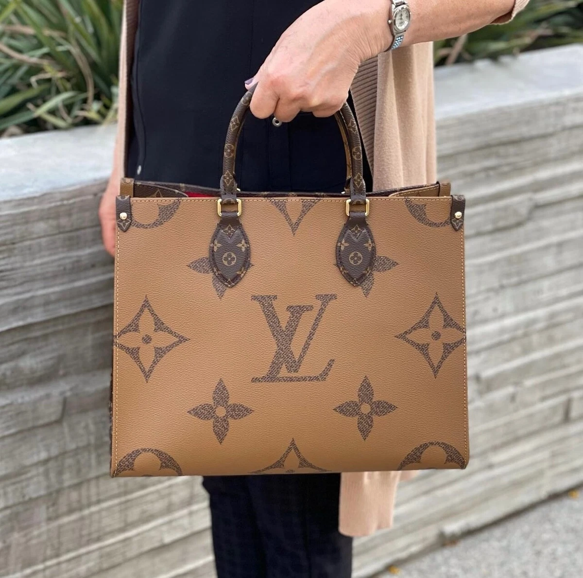 Authentic LOUIS VUITTON Limited On the Go MM M45321 Monogram Reverse Tote Bag