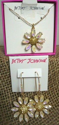 Betsey Johnson 2 PC Daisy Necklace 