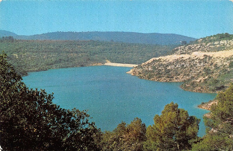 Staudamm Und See D'Esparron-Sur-Verdon Zwischen Gréoux-les-bains