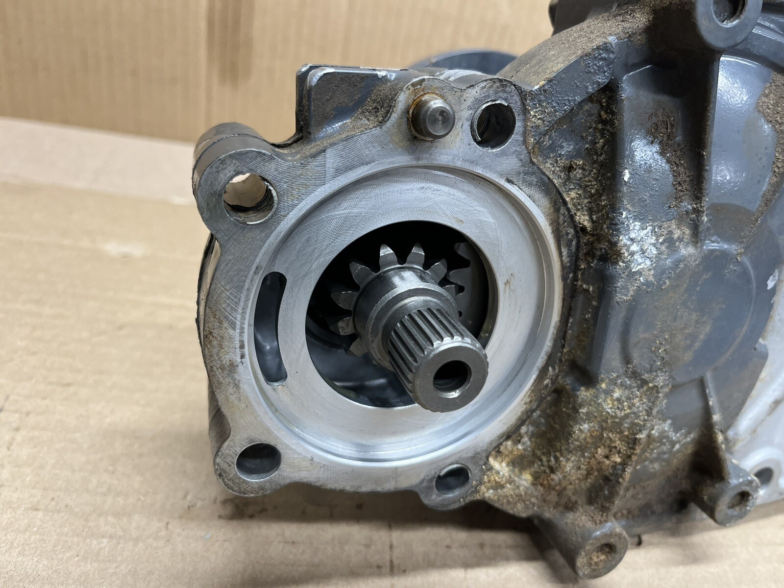 Kubota G2160 Garden Tractor Left Side Rear Axle Final Drive Gears