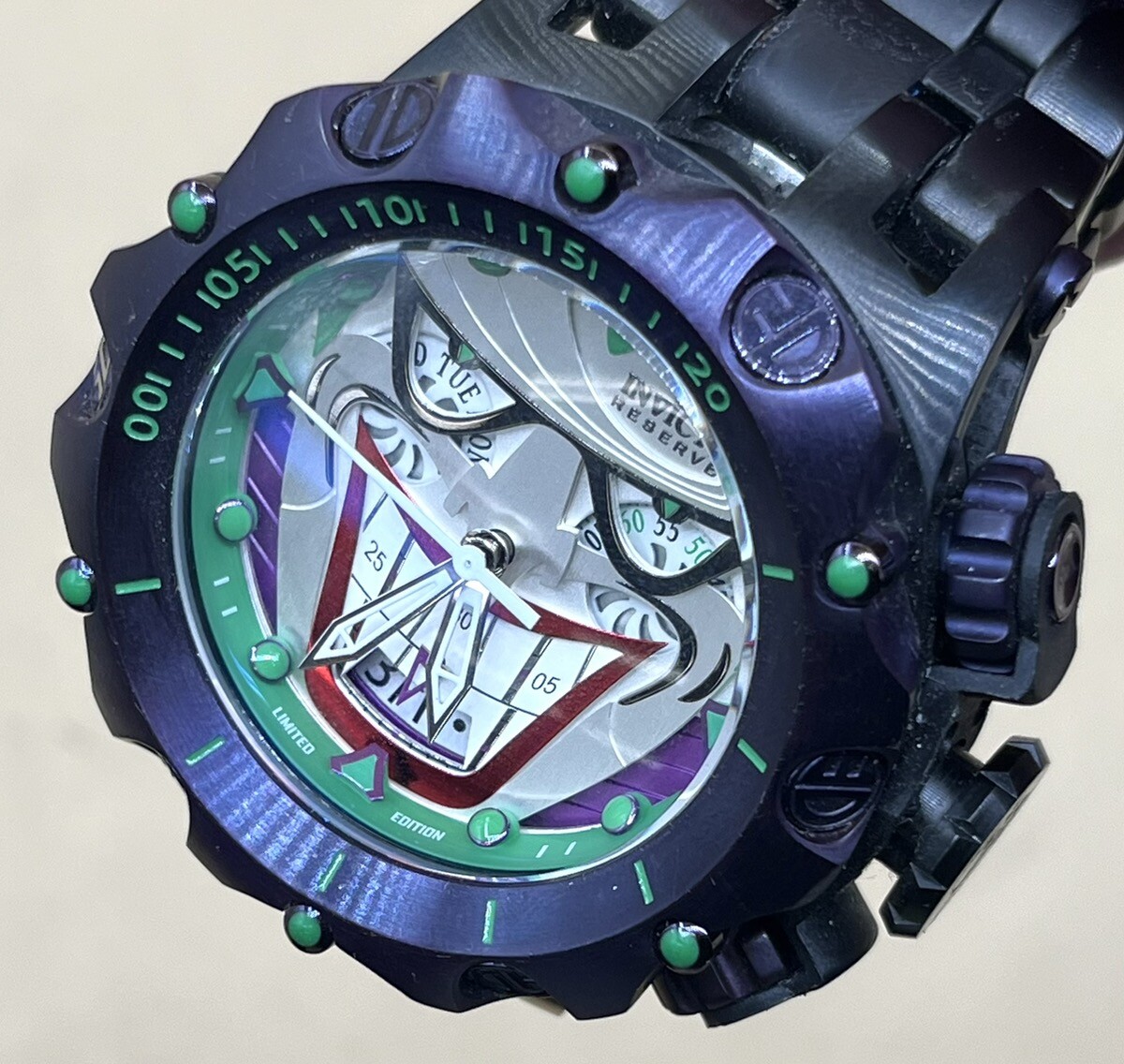 INVICTA DC COMICS JOKER SWISS Z60 CALIBER MEN'S WATCH 1113 INVICTA DC COMICS JOKER SWISS Z60 CALIBER MEN'S WATCH 1113
