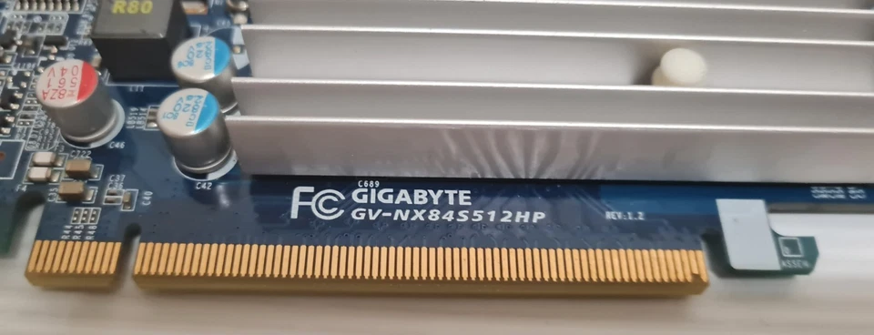 Gigabyte NVIDIA 8400 GS 512MB DDR2 PCI-E VGA DVI Win GPU - Image 2 of 4