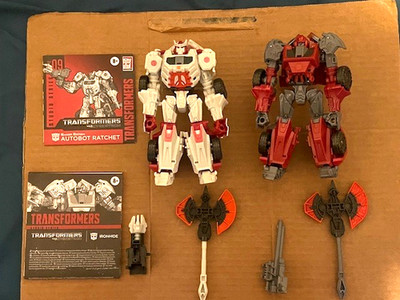 TRANSFORMERS STUDIO SERIES GAMER EDITION AUTOBOT RATCHET & IRONHIDE (SET OF 2)