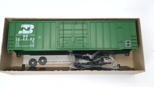 HO Roundhouse Burlington Northern 50 pies FMC enchufe puerta caja coche BN 732564 | Zustand: Used