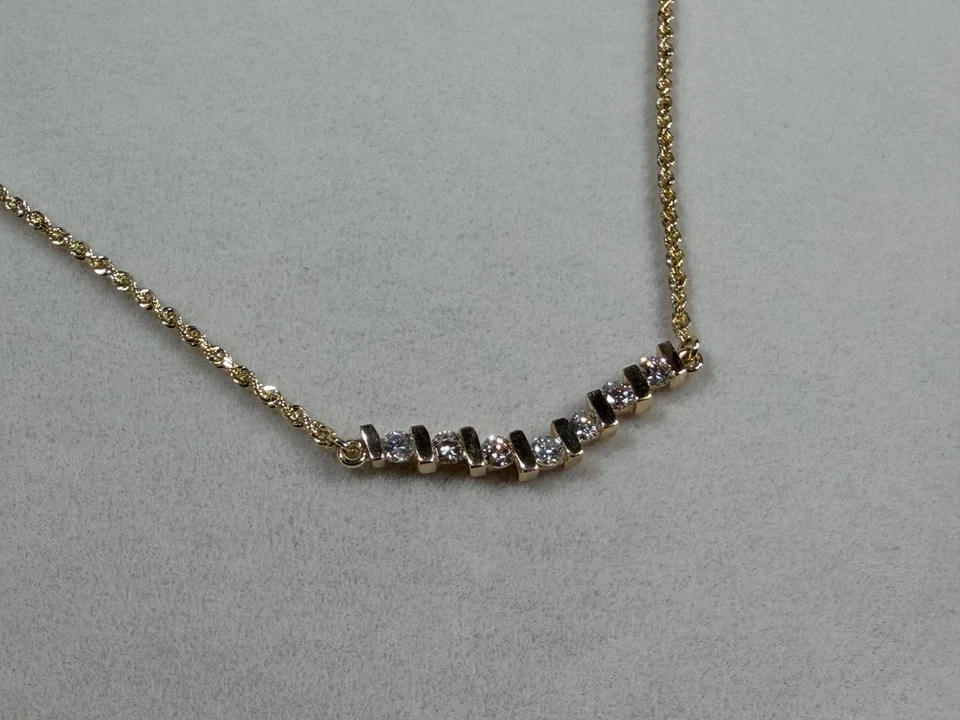 Collar amarillo ESTATE 14k .50ct diamante natural chevron colgante frontal 18 pulgadas Foto 3 de 4