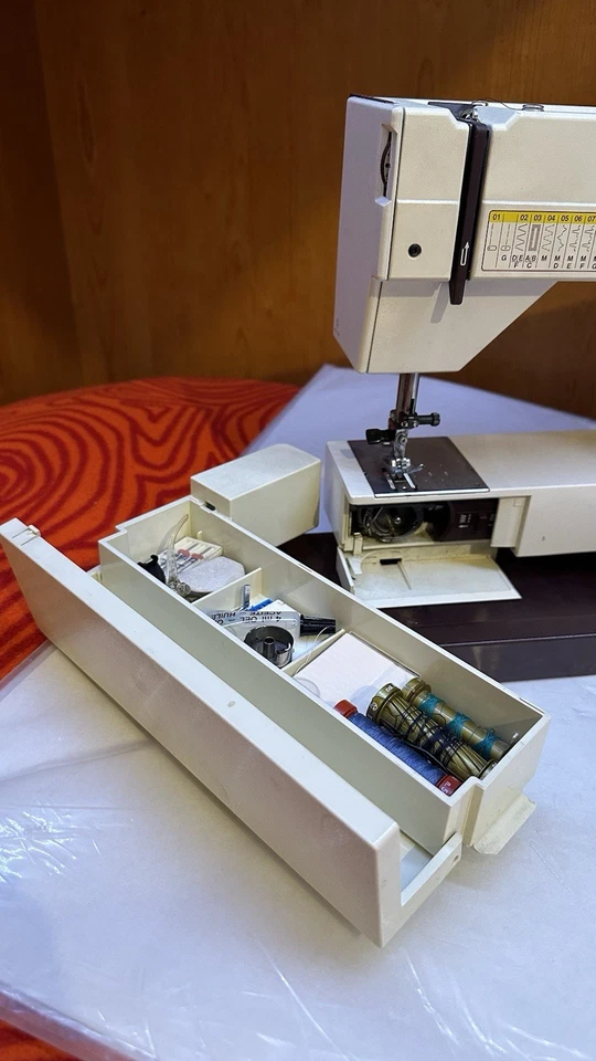 Macchina da cucire PFAFF varimatic/Typ 0100A con braccio libero - Imagen 2 de 4