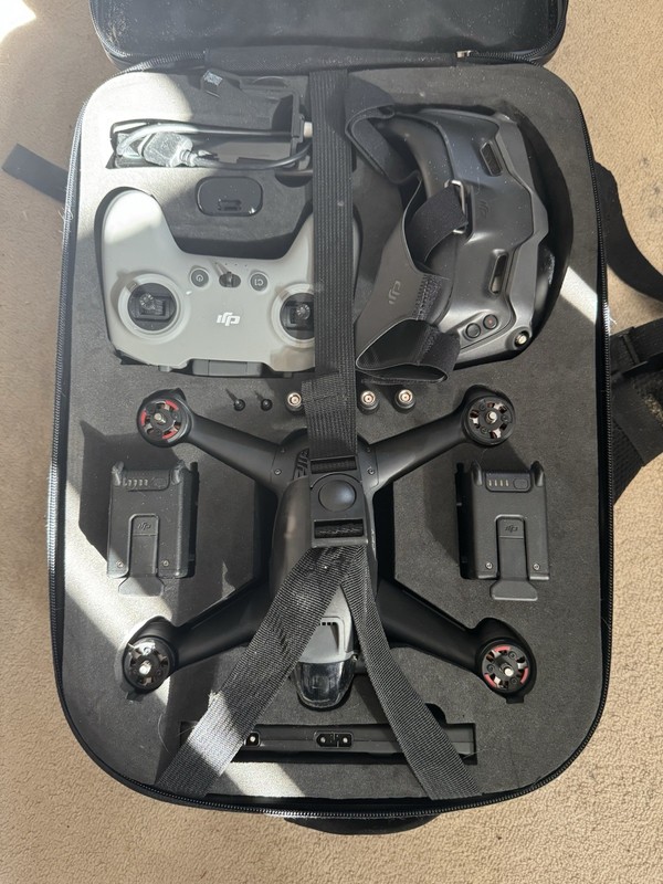 DJI FPV DRONE WITH V2 Goggles And 3 Battery Packs And Accessories Rarely Used