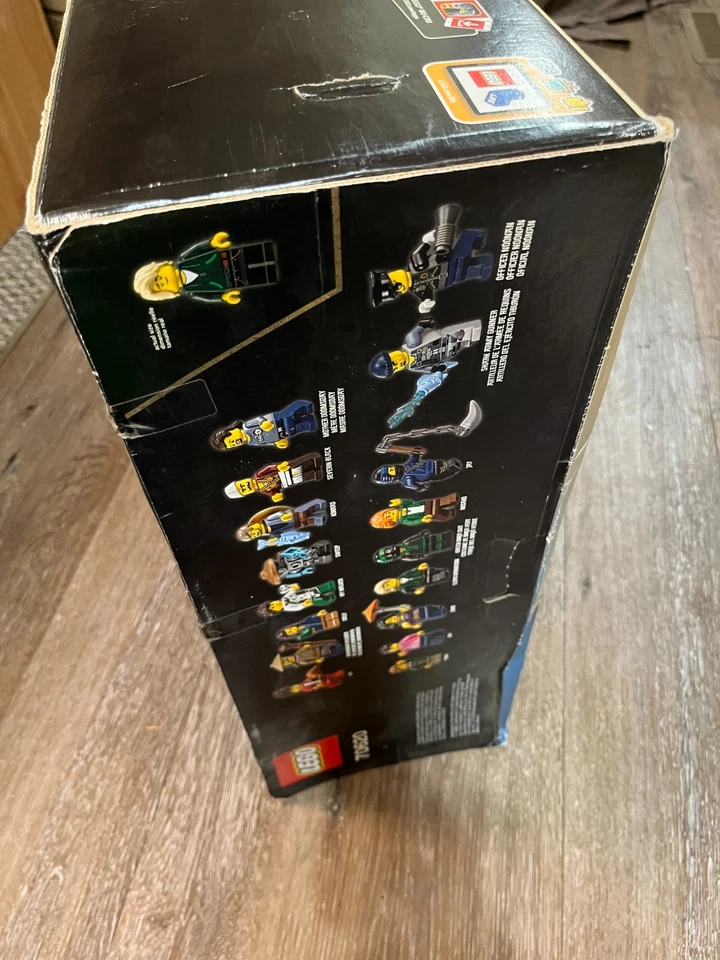 LEGO The LEGO Ninjago Movie: NINJAGO City (70620) NIB - Image 4 of 4