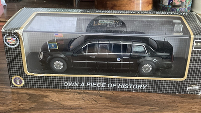 0 Luxury Diecast 1:43 Limousine Presidential | PRESIDENTIAL