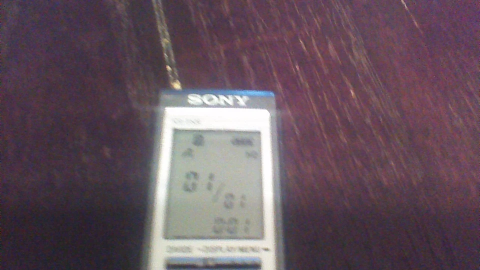 Sony ICD-P520 (256 MB, 130 Hours) Handheld Digital Voice Recorder - Image 3 of 4