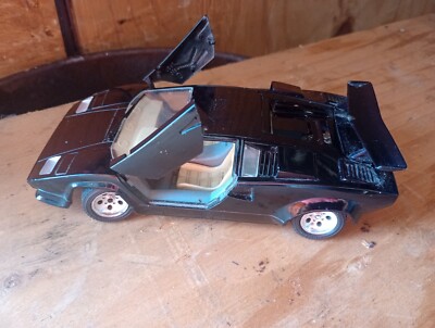Lamborghini Countach - Burago 1988 1/24 