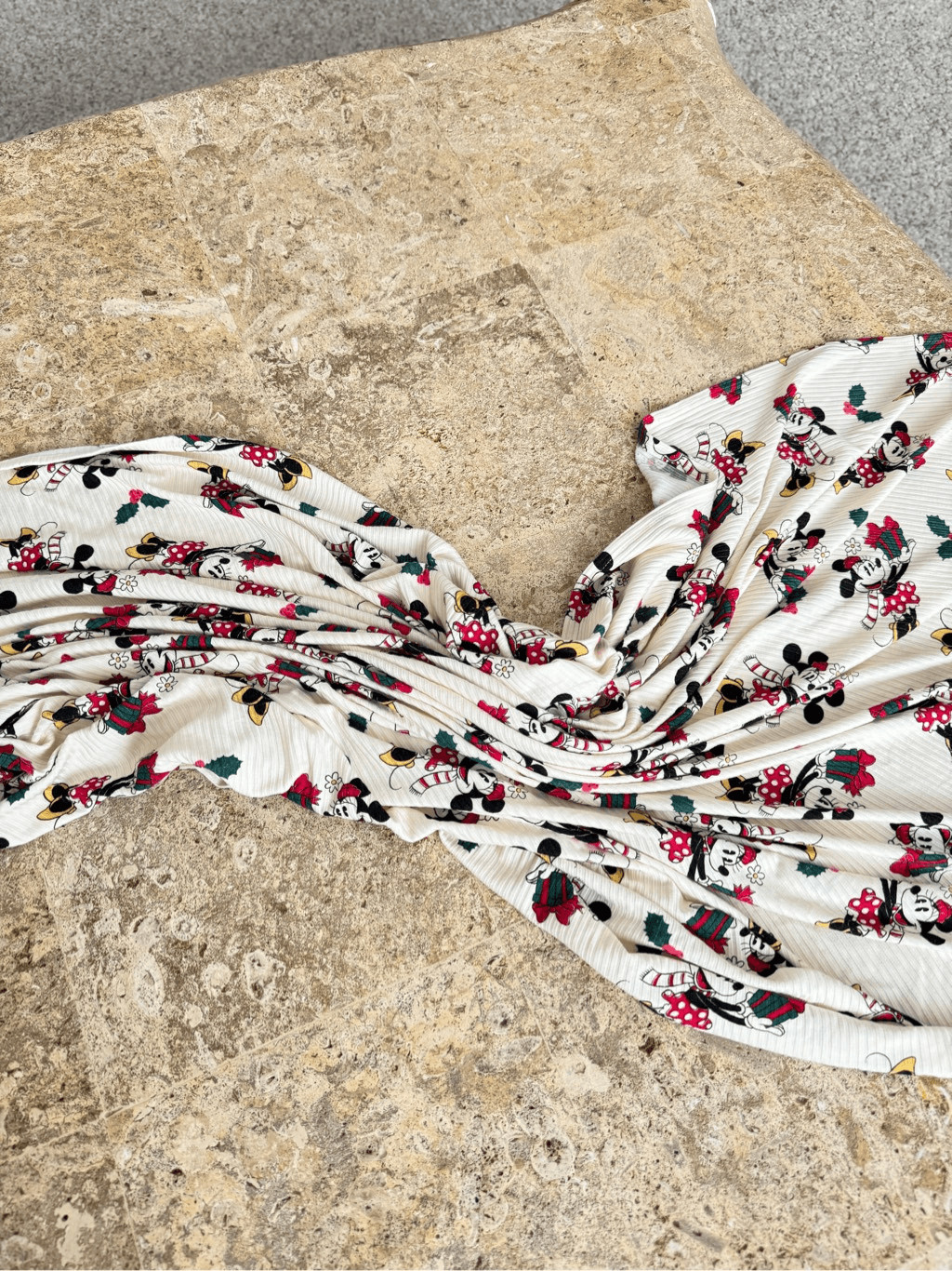 Disney Blanket Minnie Mouse Holiday Edition Ribbed Stretchy Posh Peanut