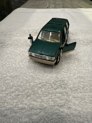 Road Champs 1994 Ford Explorer XLT Green