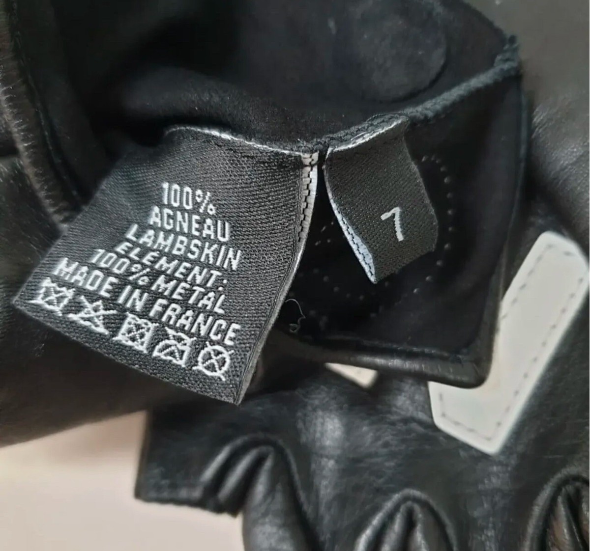 シャネル　手袋 Chanel New Red Quilted Fingerless Gloves - Vintage Lux