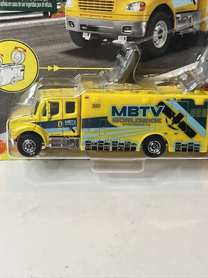 ミニカー MATCHBOX M-2 ARTICULATED FREIGHT TRUCK Matchbox Working Rigs Freightliner M2 106 Satellite Truck MBTV