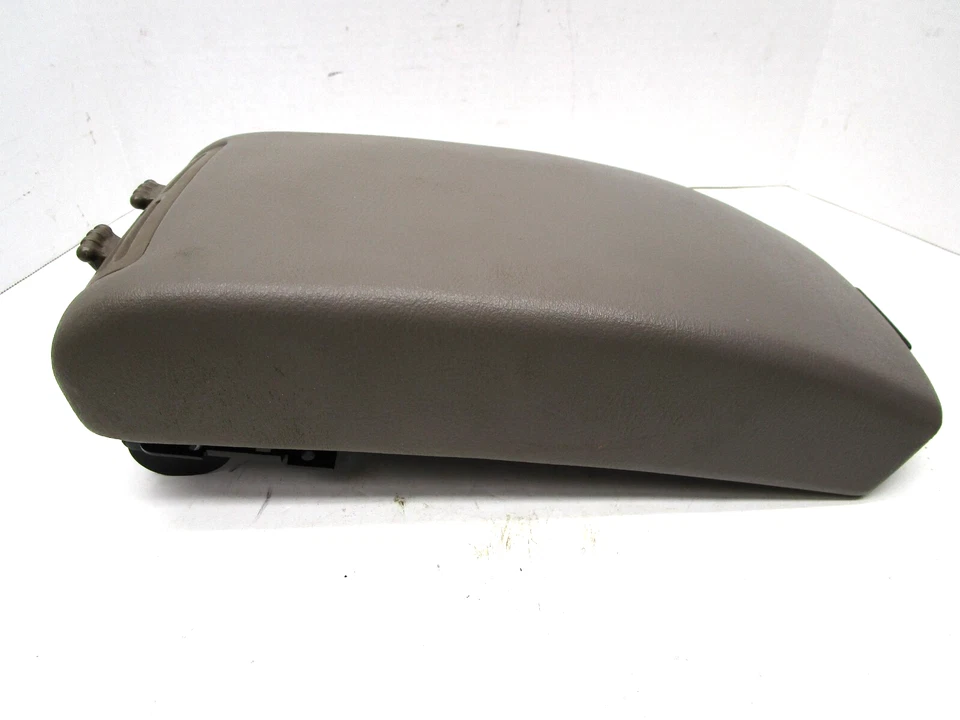 96 97 98 99 OLDSMOBILE AURORA FRONT CONSOLE LID ARMREST LIGHT BROWN OEM Foto 4 de 4