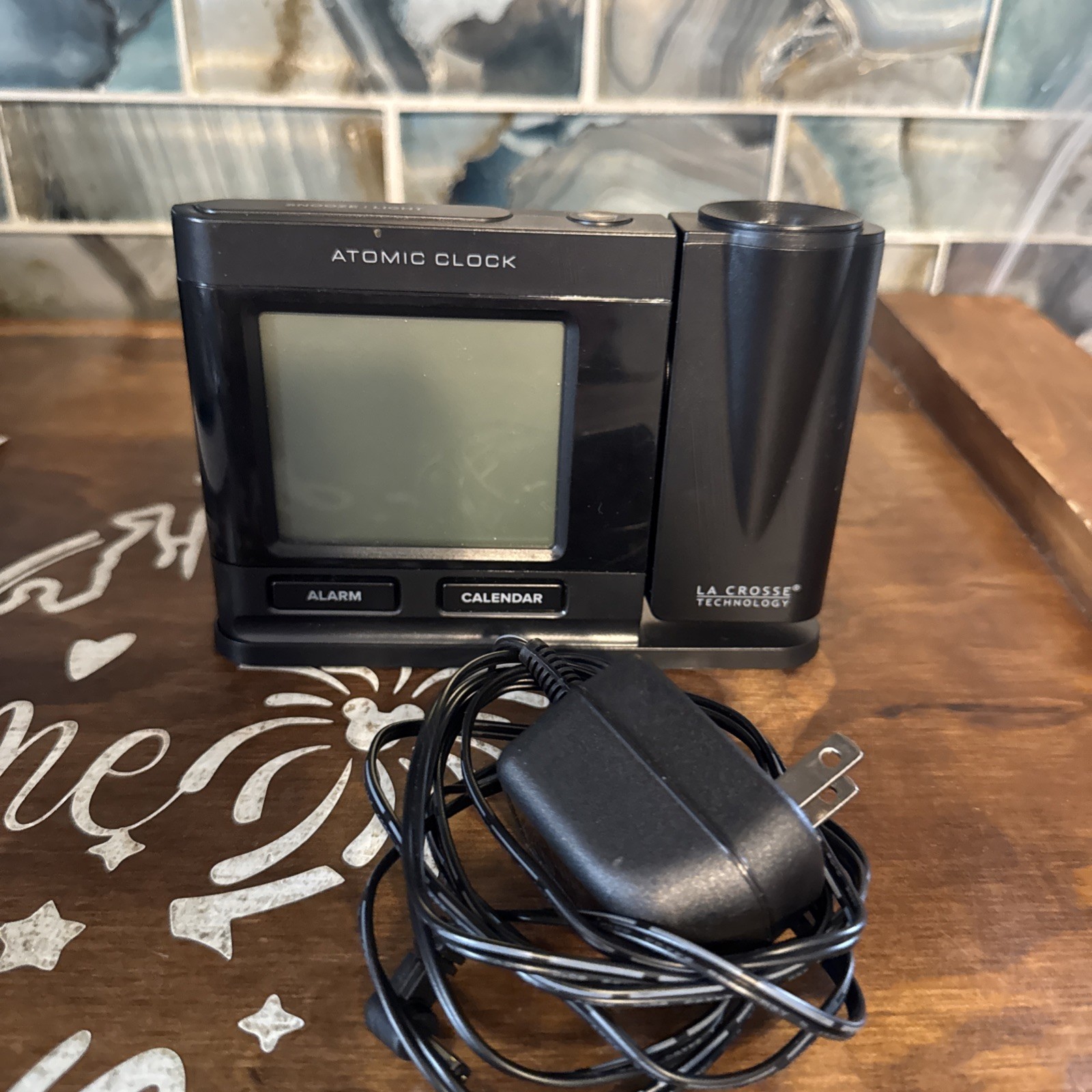 La Crosse Technology 616-1410B BLACK Projection Alarm Clock