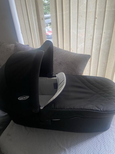 Graco Arris Trio Travel System with Footmuff, Carrycot, ISOFIX Base & Adapters - Picture 3 of 5