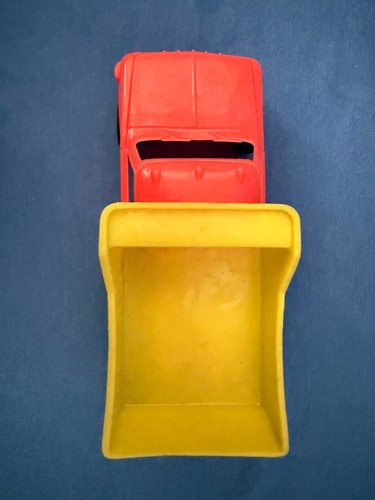 Vintage Gay Toys Muldenkipper ummauerter See #389 rot und gelb Kunststoff 6,75" lang - Bild 11 von 15