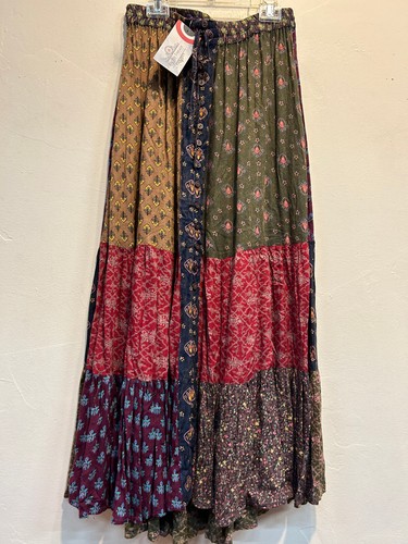 Nuevo con etiquetas FALDA HIPPIE parche floral hippy botón rayón alta-baja M Envío gratuito - Imagen 5 de 7