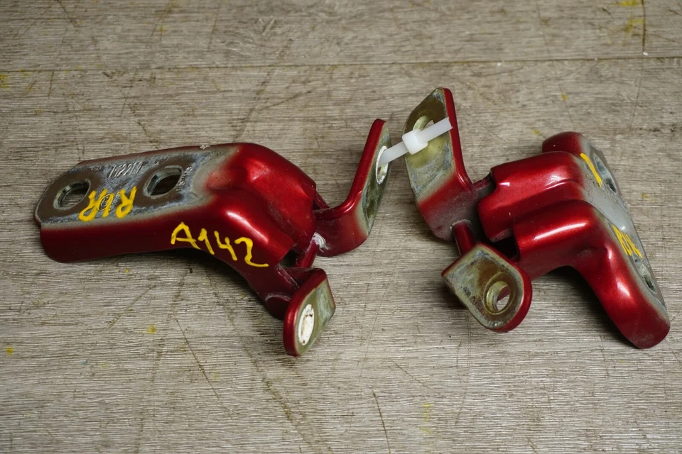 Juego de bisagras de puerta superior e inferior trasera derecha roja Cadillac ATS 2013-2018 sedán OEM Foto 2 de 4