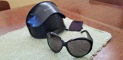 Gucci Black Oval Sunglasses Excellent Condition W/case and 