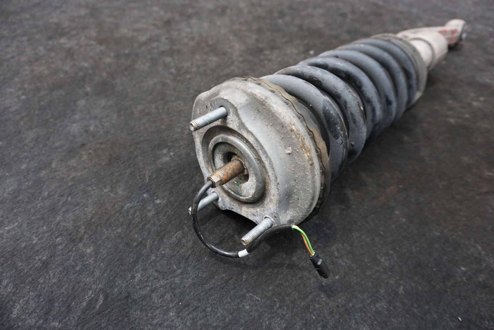 Front Suspension Left Shock Absorber 670030332 Maserati Quattroporte S 2014-17+