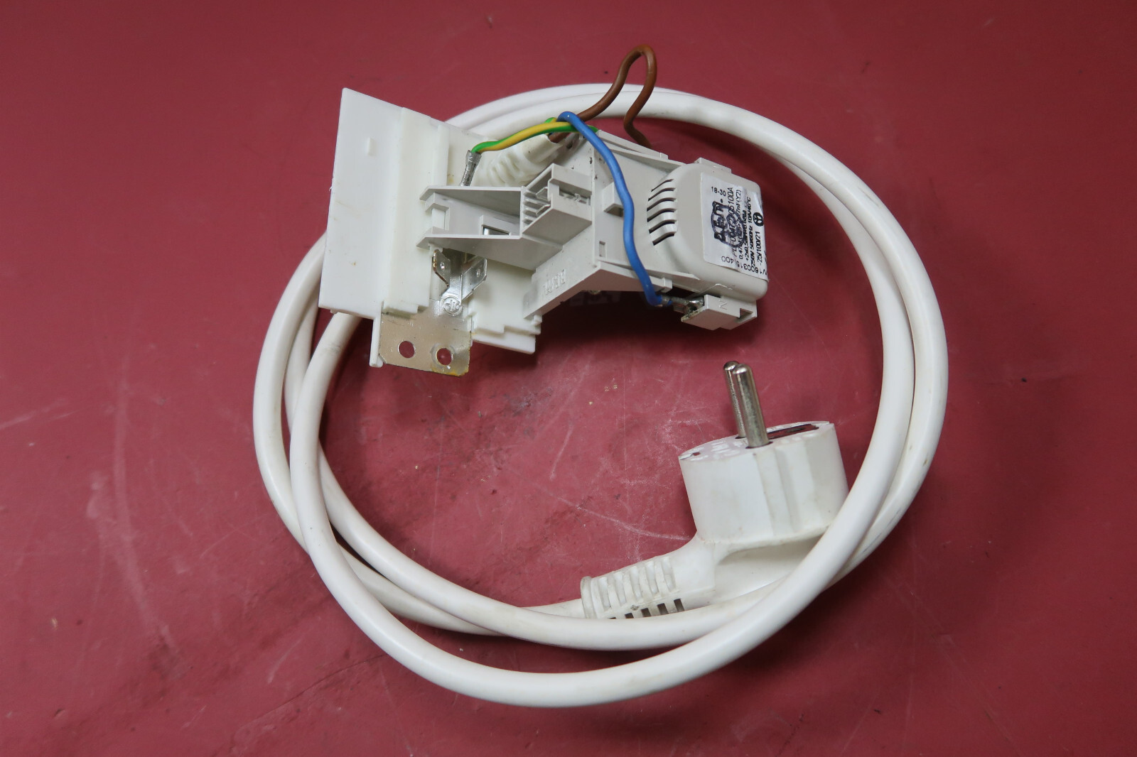 Original Bauknecht Anschlusskabel + Entstörfilter W16003155400 