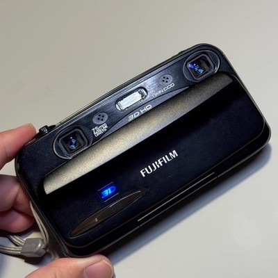Fujifilm FinePix Real 3D W3 10MP Digital Camera with 3X Optical Zoom English 90%