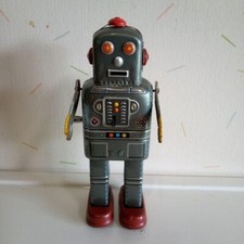 SY Mechanical Walking Space Vintage Tin Robot
