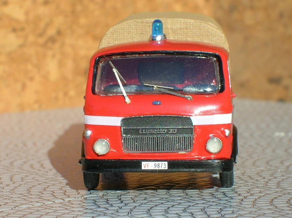 IV MODEL FACTORY 87/20 OM LUPETTO-LEONCINO POMPIERI CASSONE CON TELO  HO 1:87 - Immagine 2 di 4