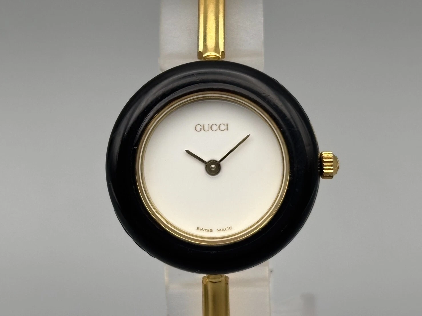 Montre Femme Gucci Change Bezel 1100 L Cadran Or Blanc Quartz Noir