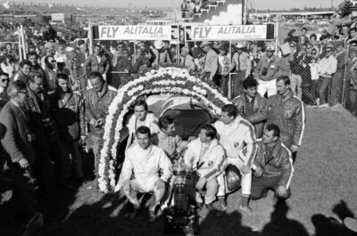 Jochen Neerpasch, Hans Herrmann and Jo Siffert Sports Car 1968 Old Photo 5