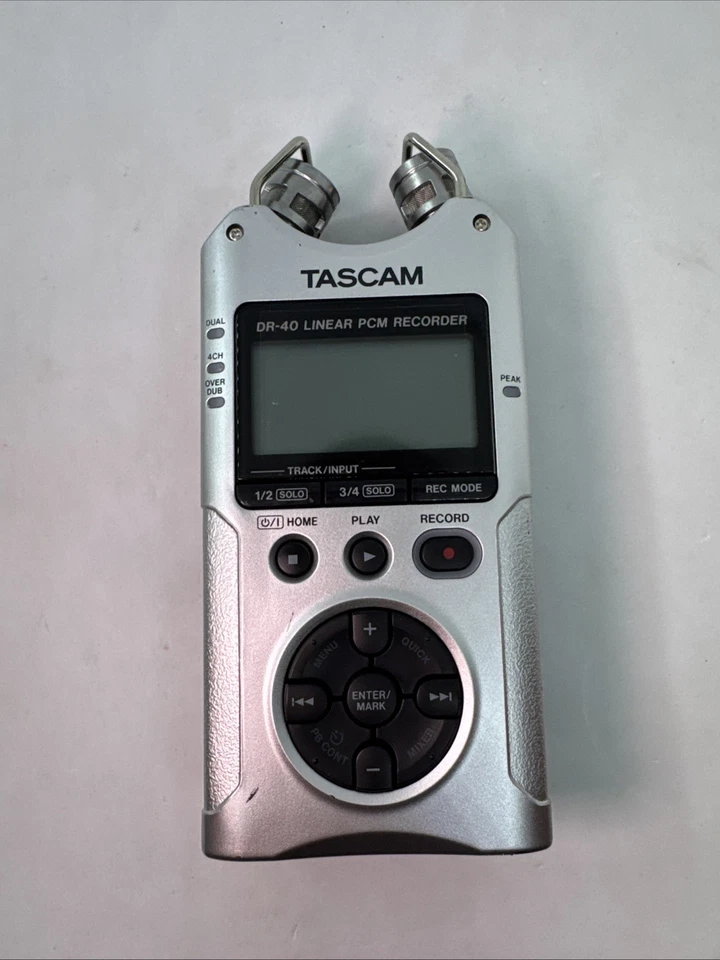 TASCAM DR-40 Linear PCM Silver Digital Recorder Sd Card Tested - Image 3 of 4