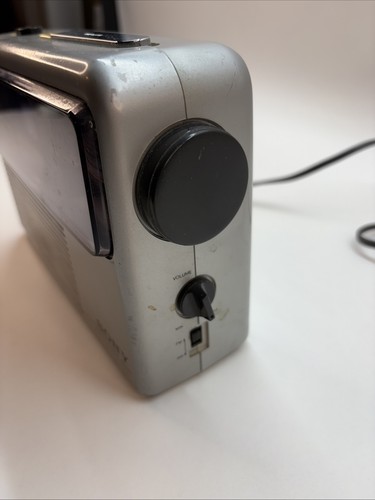 Radio d'epoca Sony ICF-C805W Digimatic AM/FM orologio digitale funzionante. - Foto 8 di 11