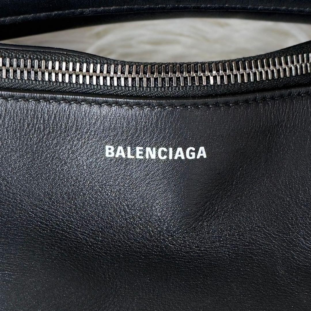 Excellent Condition A4 Compatible BALENCIAGA Logo… - image 5