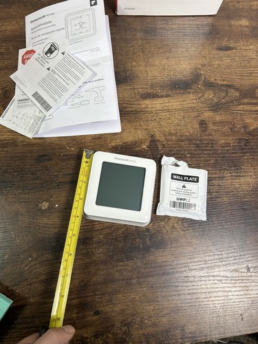 Honeywell T5 Touchscreen 7-Day Programmable Thermostat RTH8560D -R18 - Picture 8 of 11