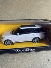 Rastar 1/24 - Land Rover Range Rover White Diecast Scale Model Car