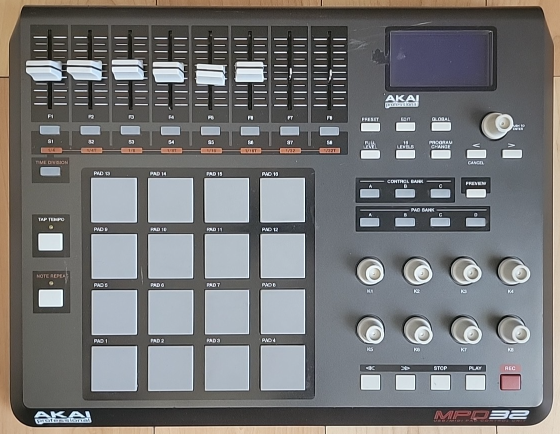 Akai Professional MPD32 USB/Midi MPC Pad Controller for sale