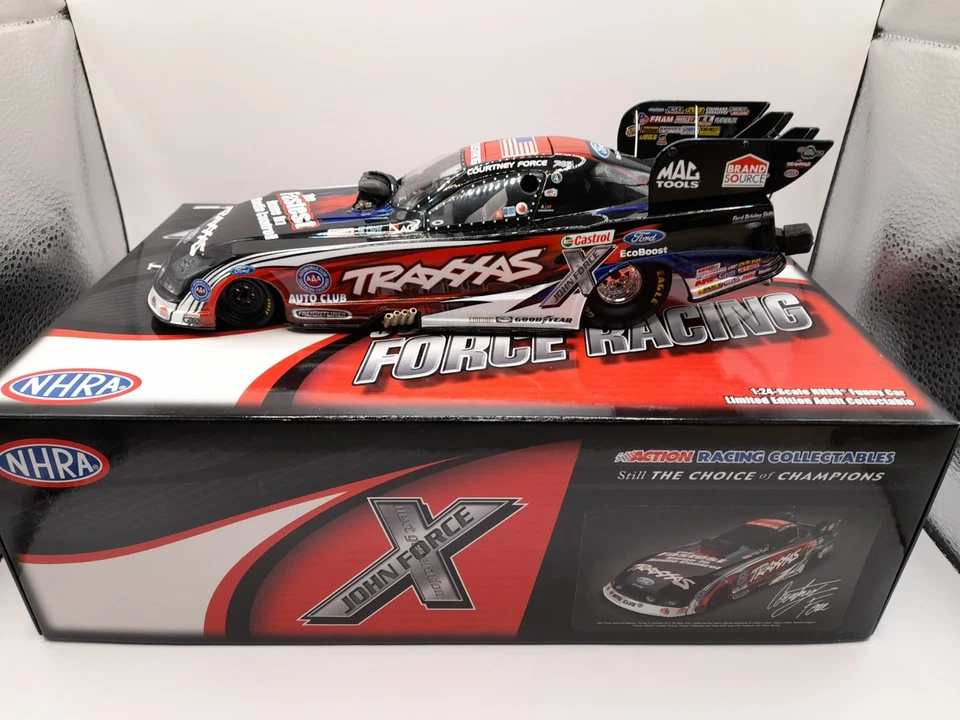 Coche divertido Mustang Courtney Force Traxxas 2012 1 de 954 NHRA 1:24 Foto 2 de 4