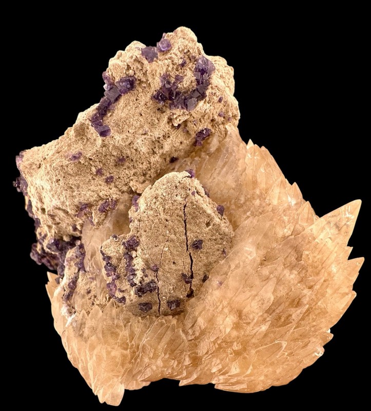 FLUORITE AND CALCITE Marblehead Quarry, Ottawa County, Ohio