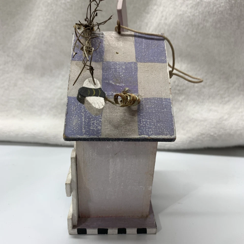 "Casa para colibríes de 5"" de alto, pátina rústica vintage, las aberturas son agujeros de 1""" Foto 2 de 4