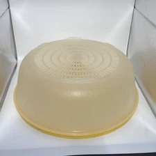 Tupperware Colander Strainer Bowl 1835 With Flow Through Seal 3 Quart Yellow Vtg