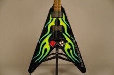 Metal Hot Sale Rod Flying V Green Flames chitarra elettrica star intarsio personalizzato