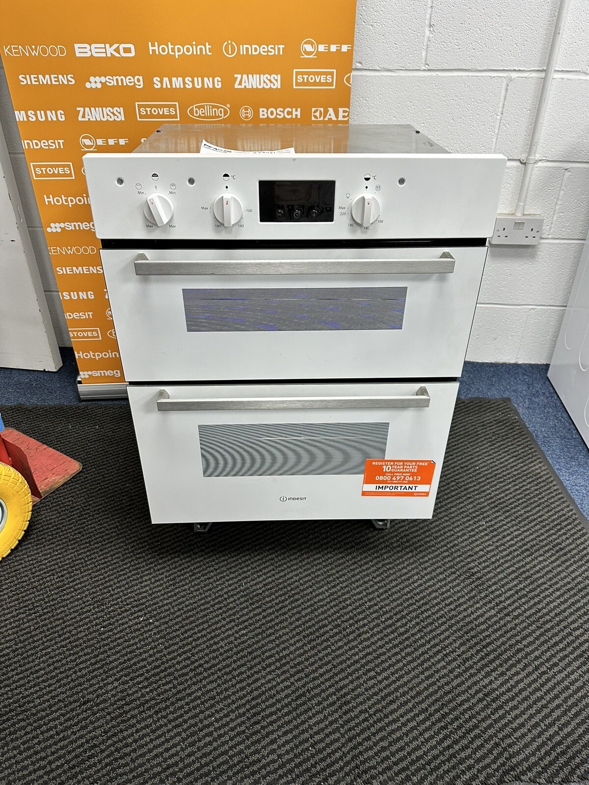 Indesit IDU 6340 WH BuiltUnder Electric Double Oven White REFURBISHED
