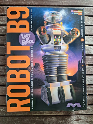 Moebius Models | Robot B9 Deluxe Kit with Glass Dome | Nr. 949 | 1:6 OVP