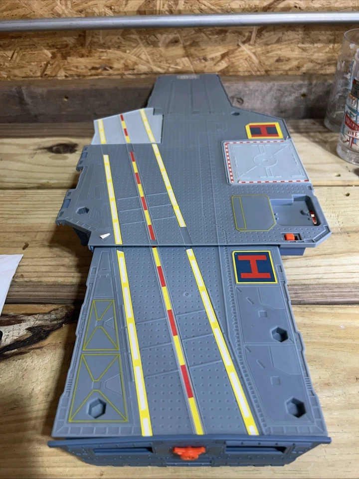 Matchbox Sky Busters Aircraft Carrier 2009 Play Set - Image 2 of 4