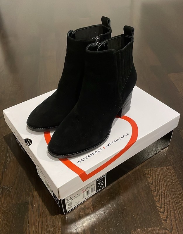 Blondo Women's Noa Boot Waterproof Block Heel Black Suede Bootie Size 7.5