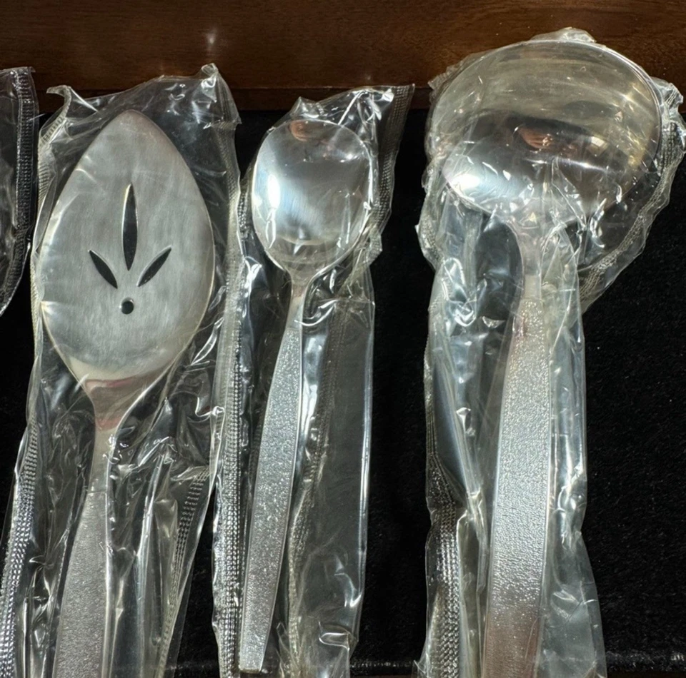 Rare Gem Find 48piece- Community Silver plate By Oneida With Case - Image 3 of 4